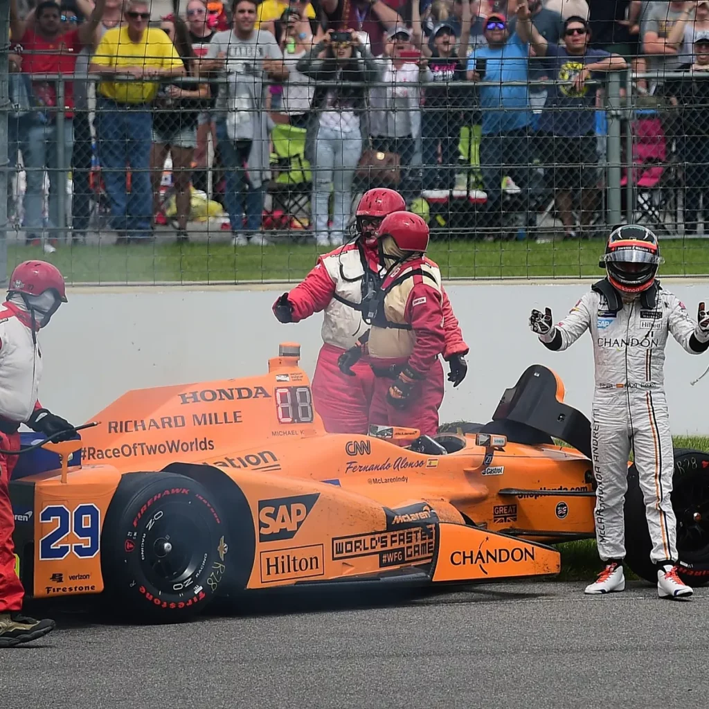 Wściekły Alonso po awarii silnika podczas Indy500. 